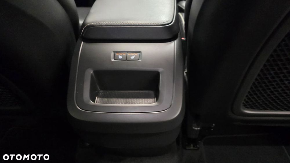 Volvo XC 60 B4 D Plus Dark - 15