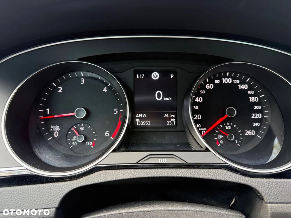 Volkswagen Passat 2.0 TDI Business DSG - 13