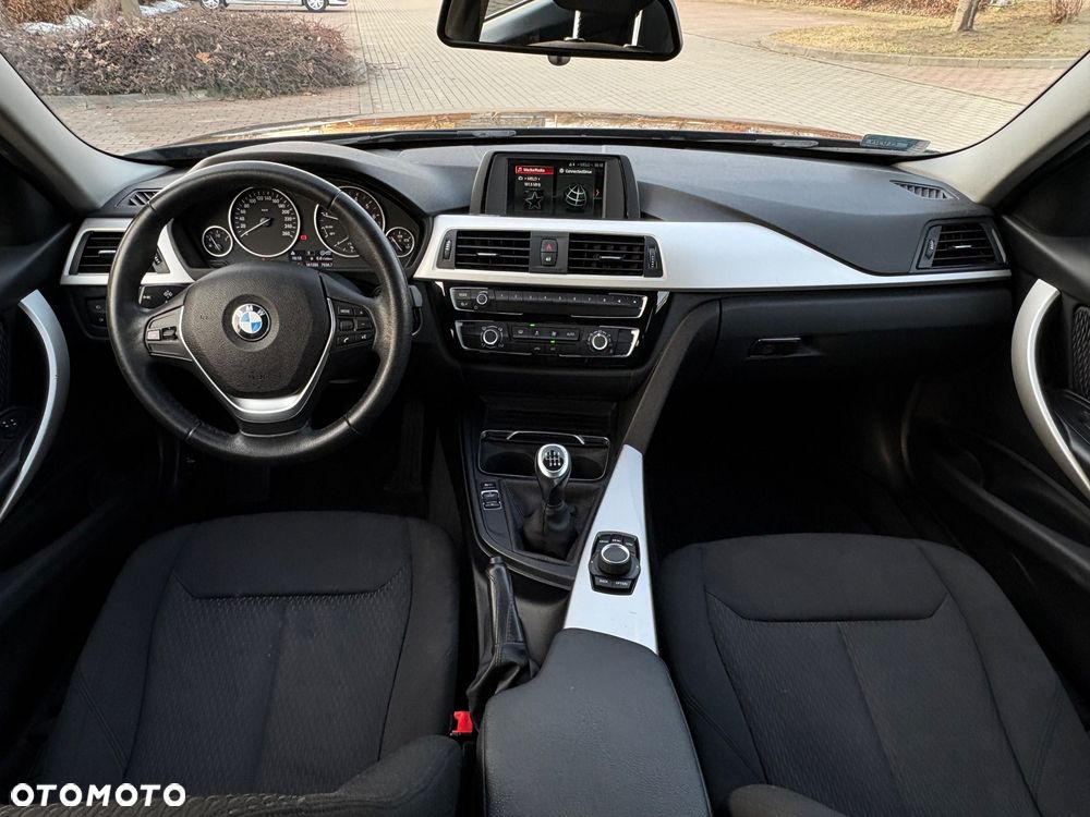 BMW Seria 3 318i - 6