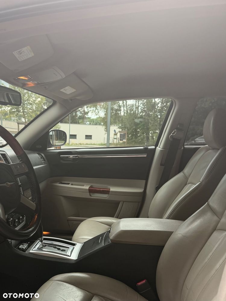 Chrysler 300C 3.0 V6 CRD - 10