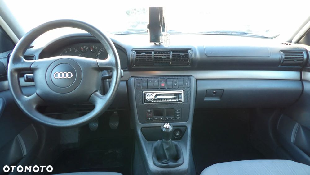 Audi A4 Limousine - 9