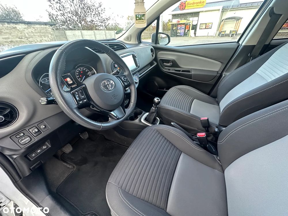 Toyota Yaris 1.5 Premium - 13