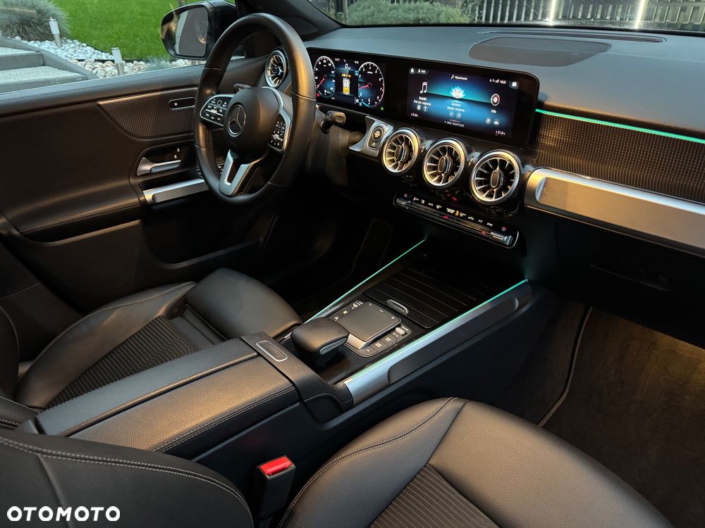 Mercedes-Benz GLB 250 4-Matic Progressive 8G-DCT - 25