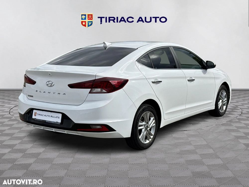 Hyundai Elantra - 6