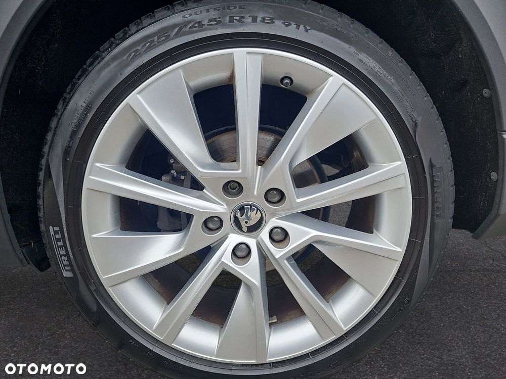 Skoda Octavia 2.0 TSI 4x4 Scout DSG - 25