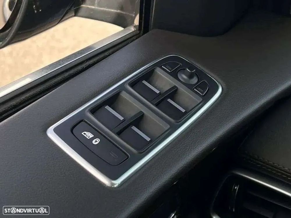 Jaguar F-Pace 2.0 i4D Portfolio AWD Aut. - 21