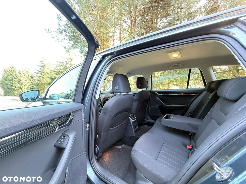 Skoda Octavia 1.8 TSI Style DSG - 22