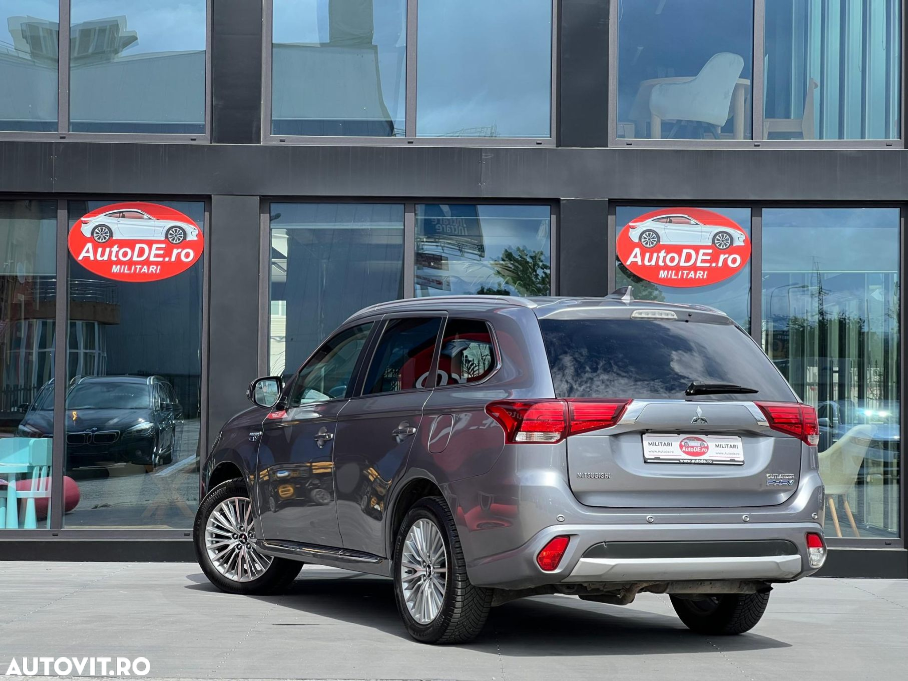 Mitsubishi Outlander - 4