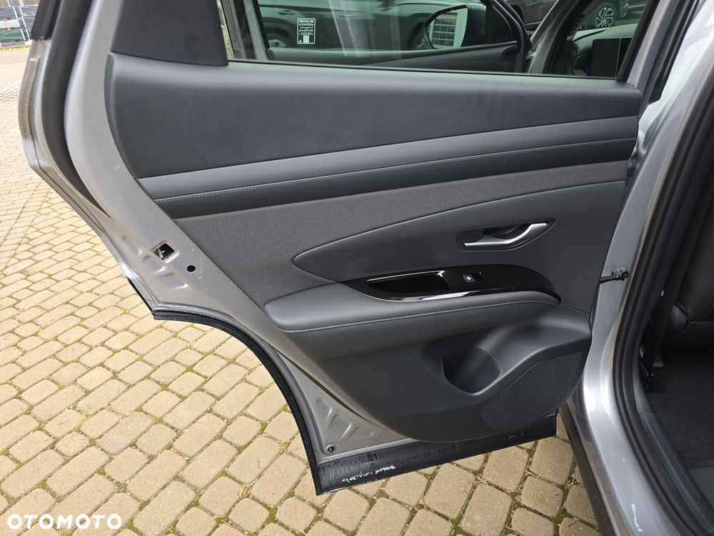 Hyundai Tucson 1.6 T-GDi HEV Executive 2WD - 10