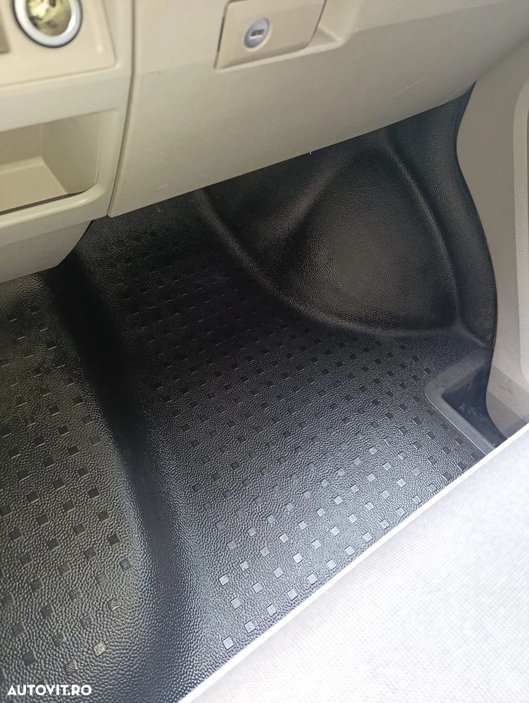 Volkswagen Transporter 2.0 75 kW KR - 16