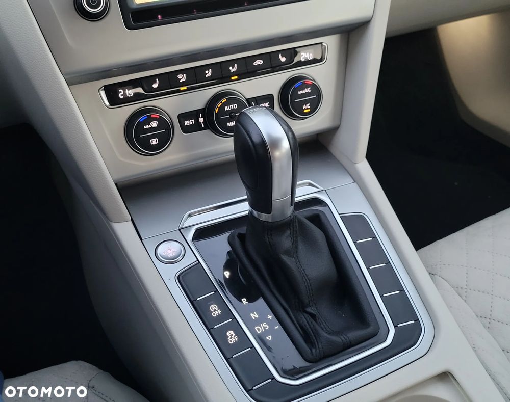 Volkswagen Passat 1.8 TSI BMT Comfortline DSG - 12
