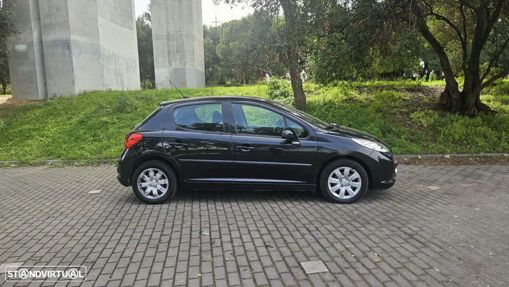 Peugeot 207 70 HDi FAP Filou - 2