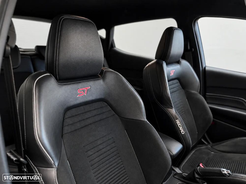 Ford Fiesta 1.5 EcoBoost ST - 24