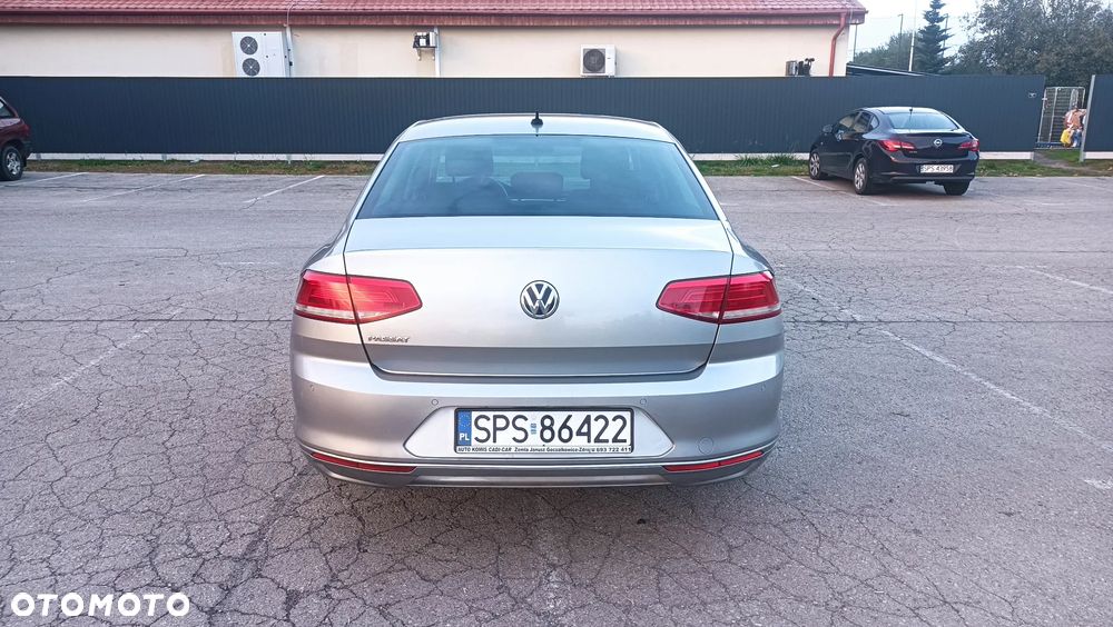 Volkswagen Passat 2.0 TDI (BlueMotion Technology) Comfortline - 8