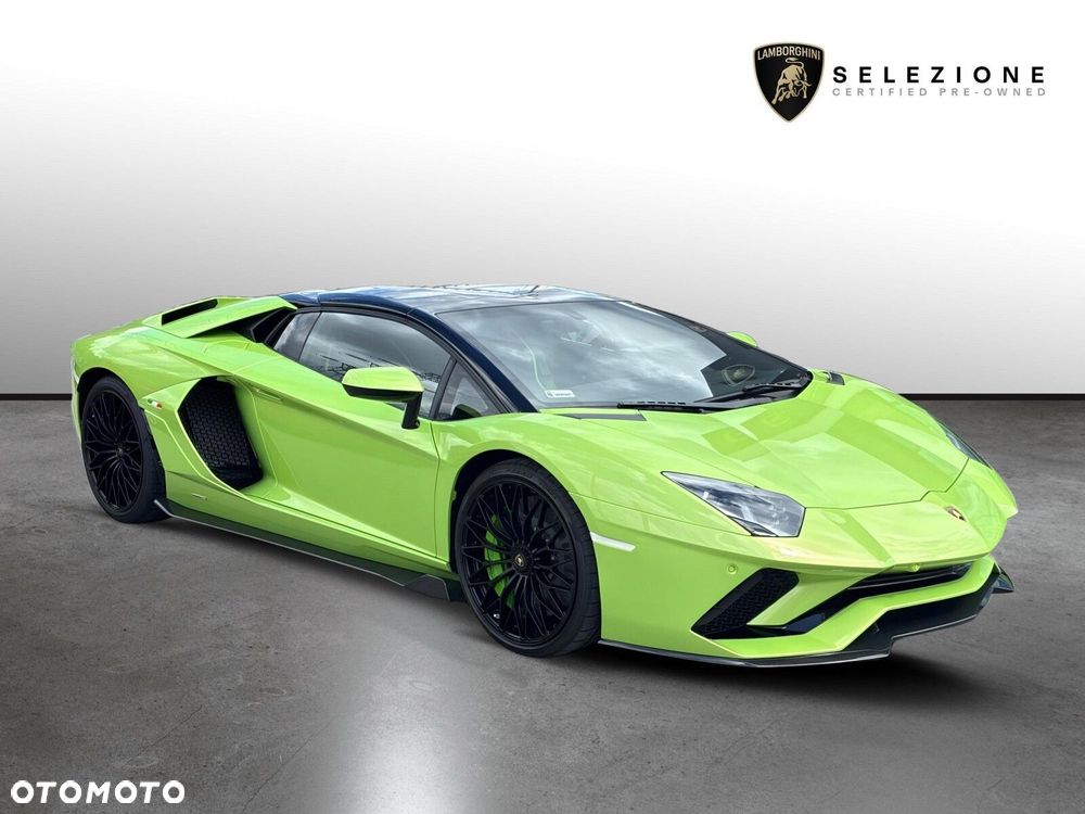 Lamborghini Aventador - 2