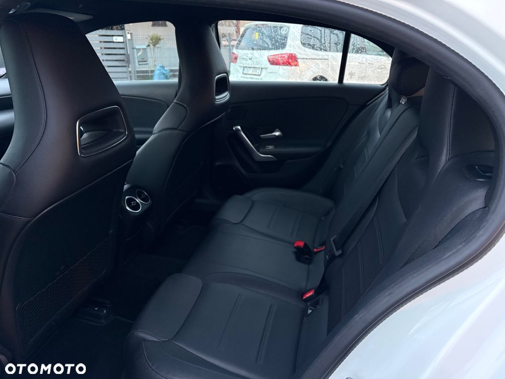 Mercedes-Benz Klasa A 200 7G-DCT Edition 19 - 18