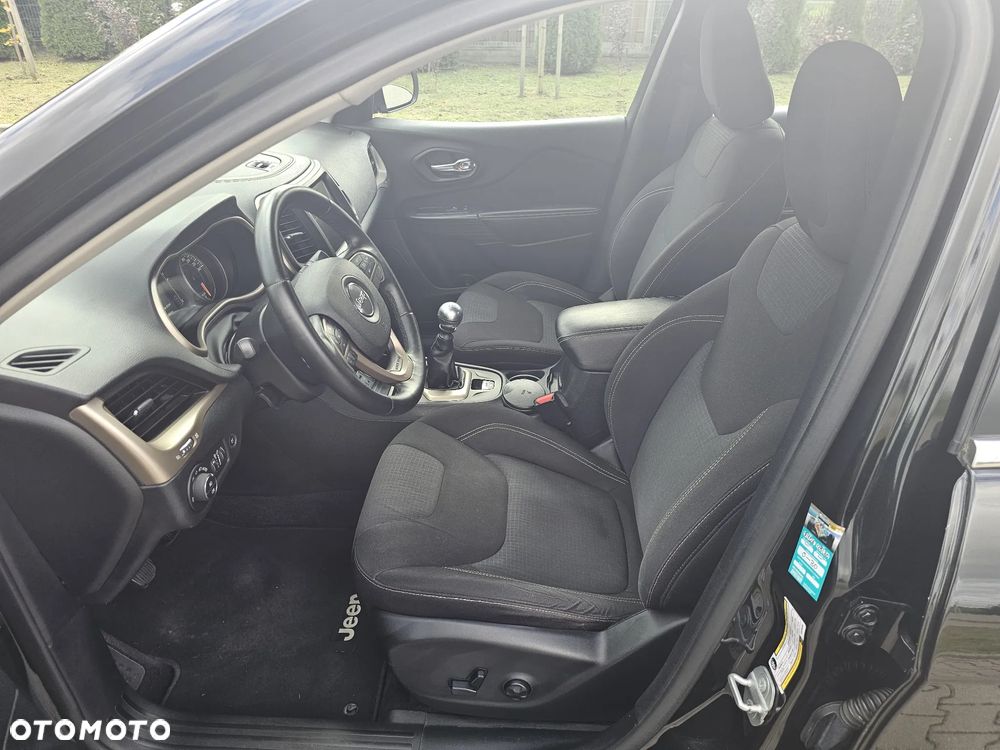 Jeep Cherokee - 17