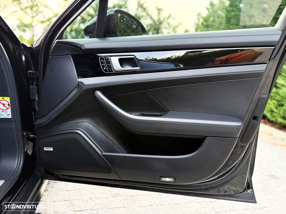 Porsche Panamera Sport Turismo 4 E-Hybrid Platinum Edition - 23