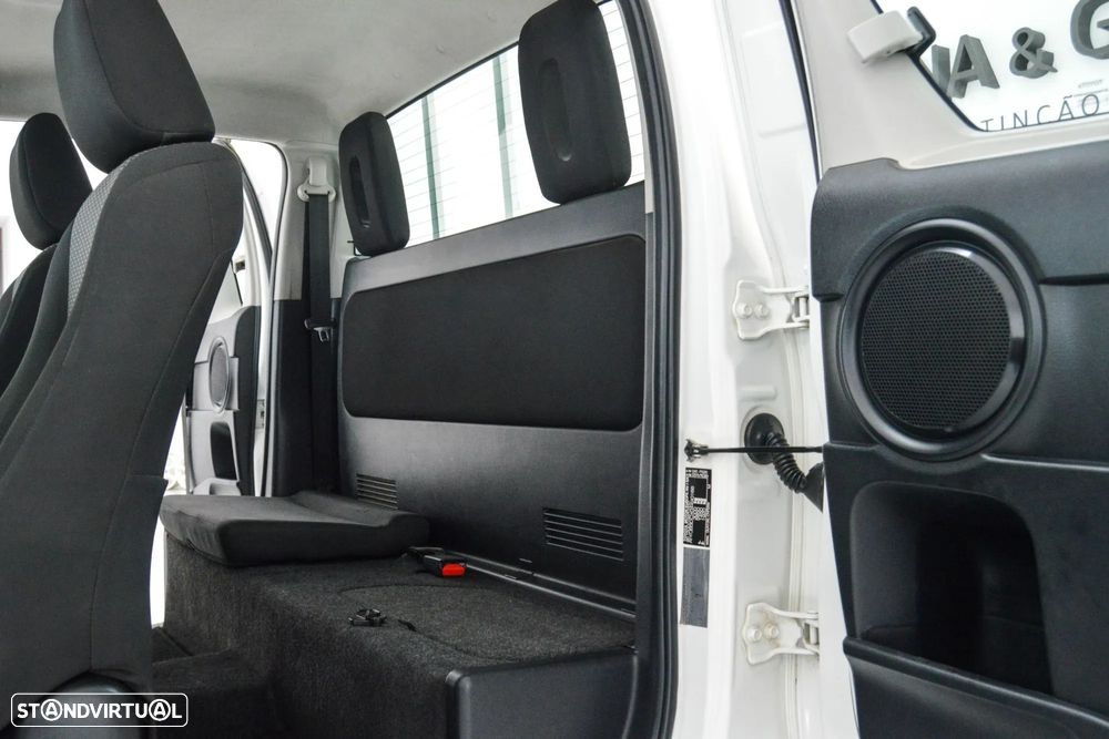 Toyota Hilux 2.4 D-4D 4X2 Cabine Extra 3L - 9