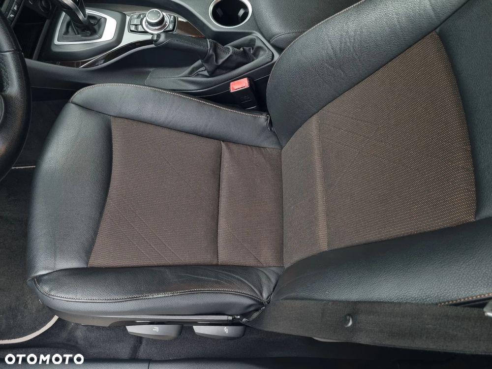 BMW X1 sDrive18d xLine - 14