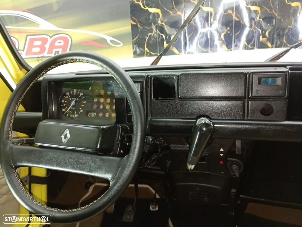 Renault 4 - 13