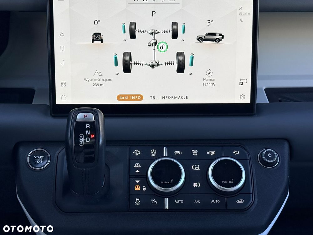 Land Rover Defender 3.0 D300 mHEV X-Dynamic HSE - 31