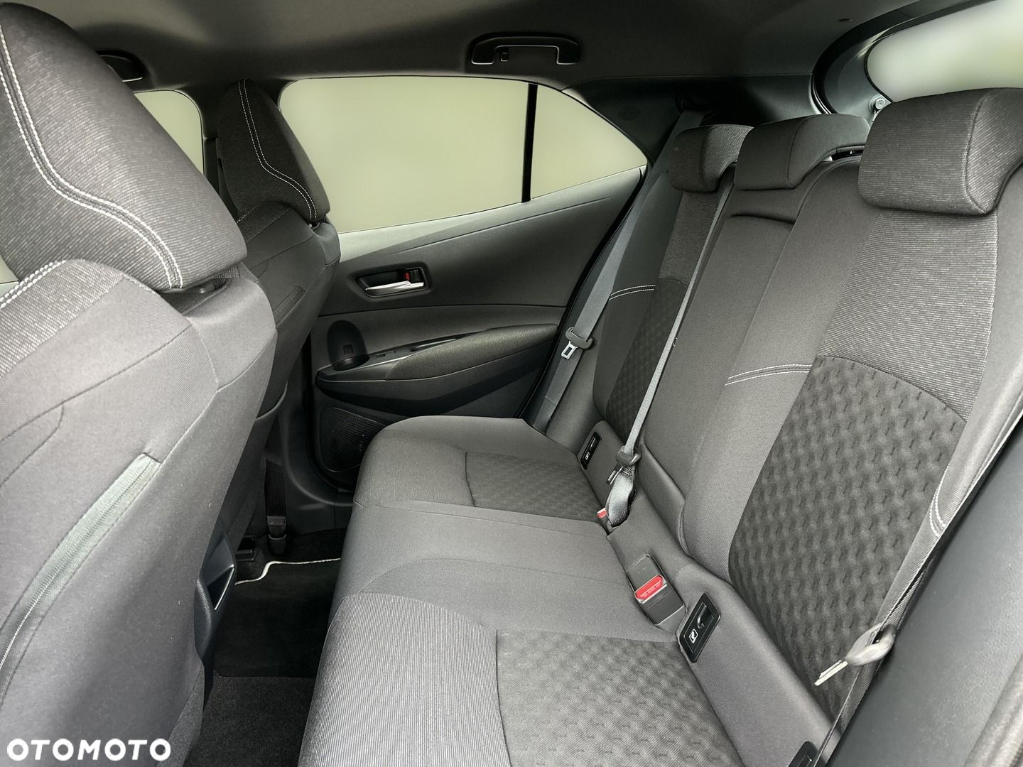 Toyota Corolla 1.8 Hybrid Comfort - 26