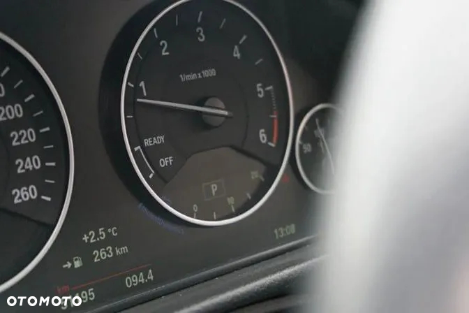 BMW Seria 3 320d Luxury Line - 13