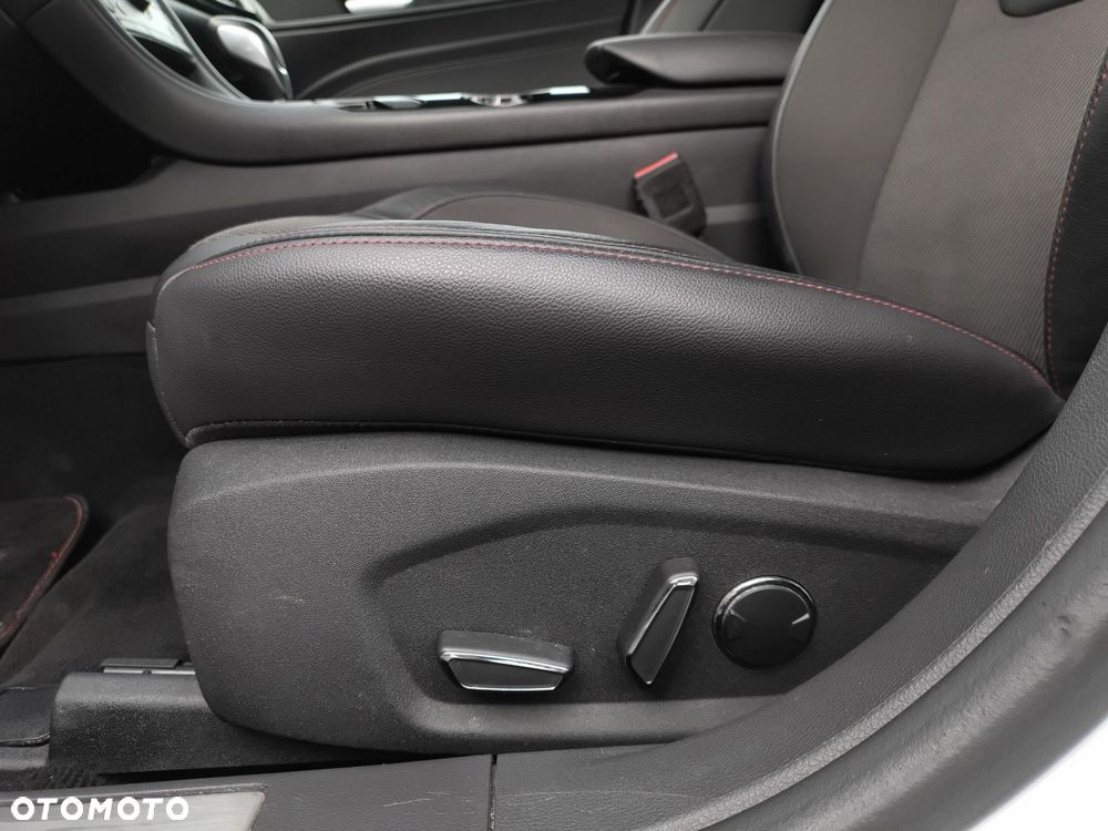 Ford Mondeo 2.0 TDCi ST-Line X - 28