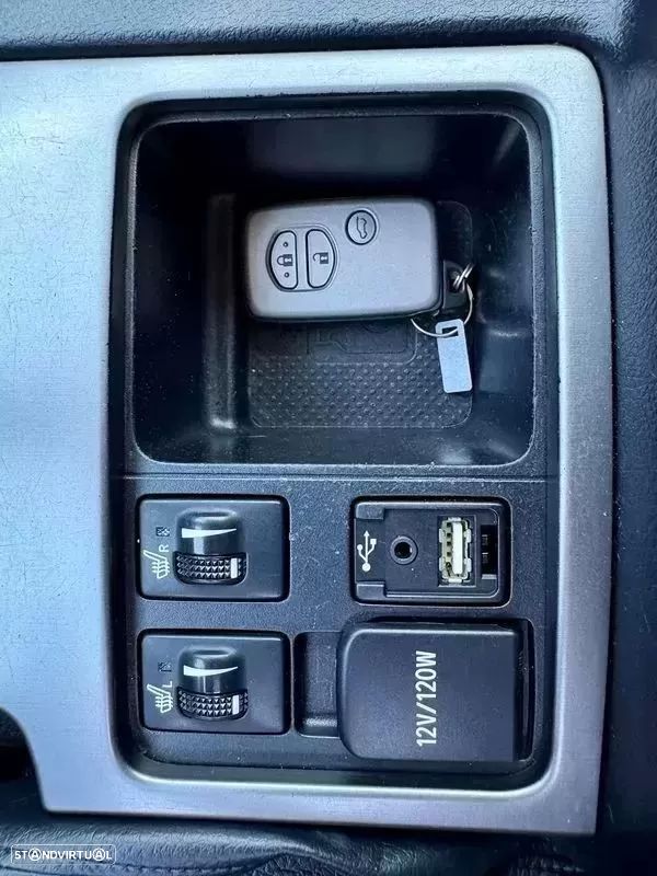 Toyota Land Cruiser 2.8 D-4D Auto Executive - 31