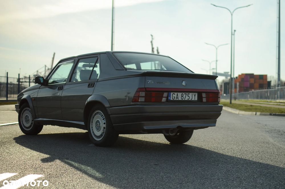 Alfa Romeo 75 2.0 Twin Spark Ltd - 5
