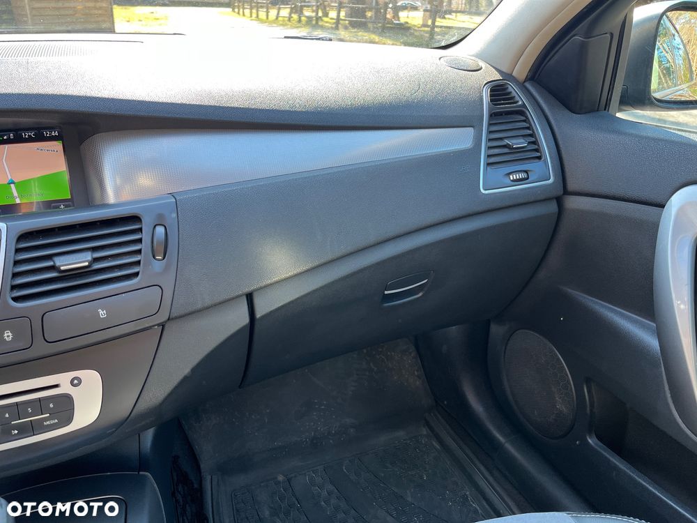 Renault Laguna 2.0 dCi Initiale - 11