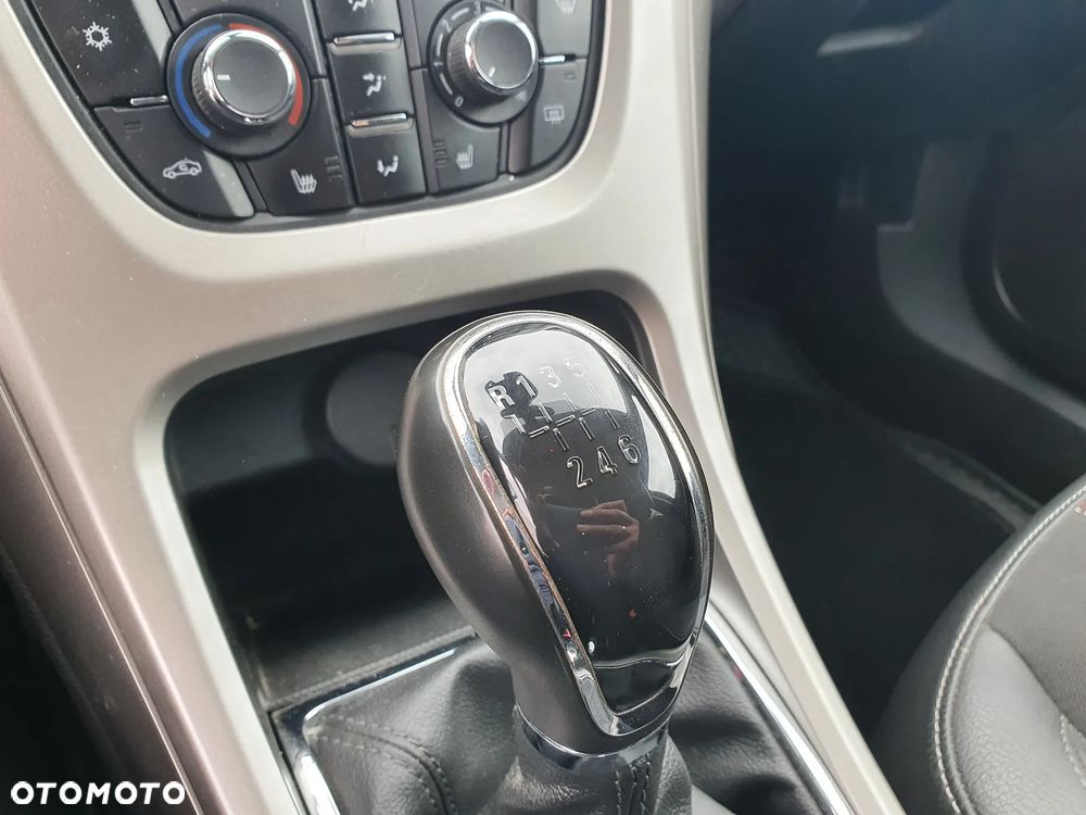Opel Astra 1.4 Turbo 150 Jahre - 15
