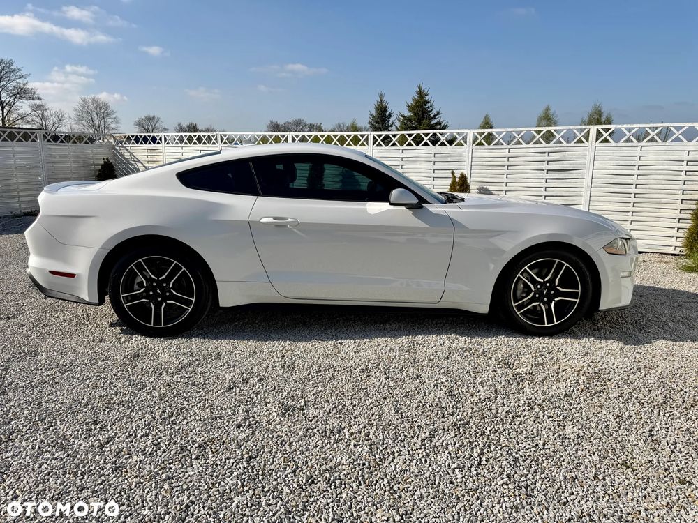 Ford Mustang 2.3 EcoBoost - 28