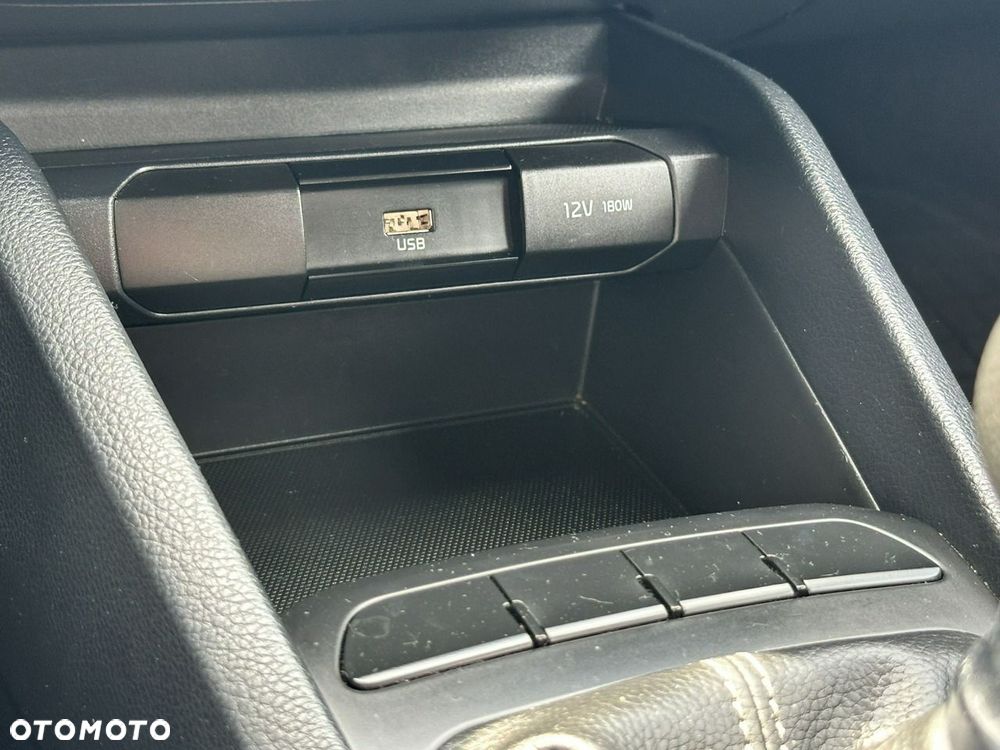 Kia Rio - 31