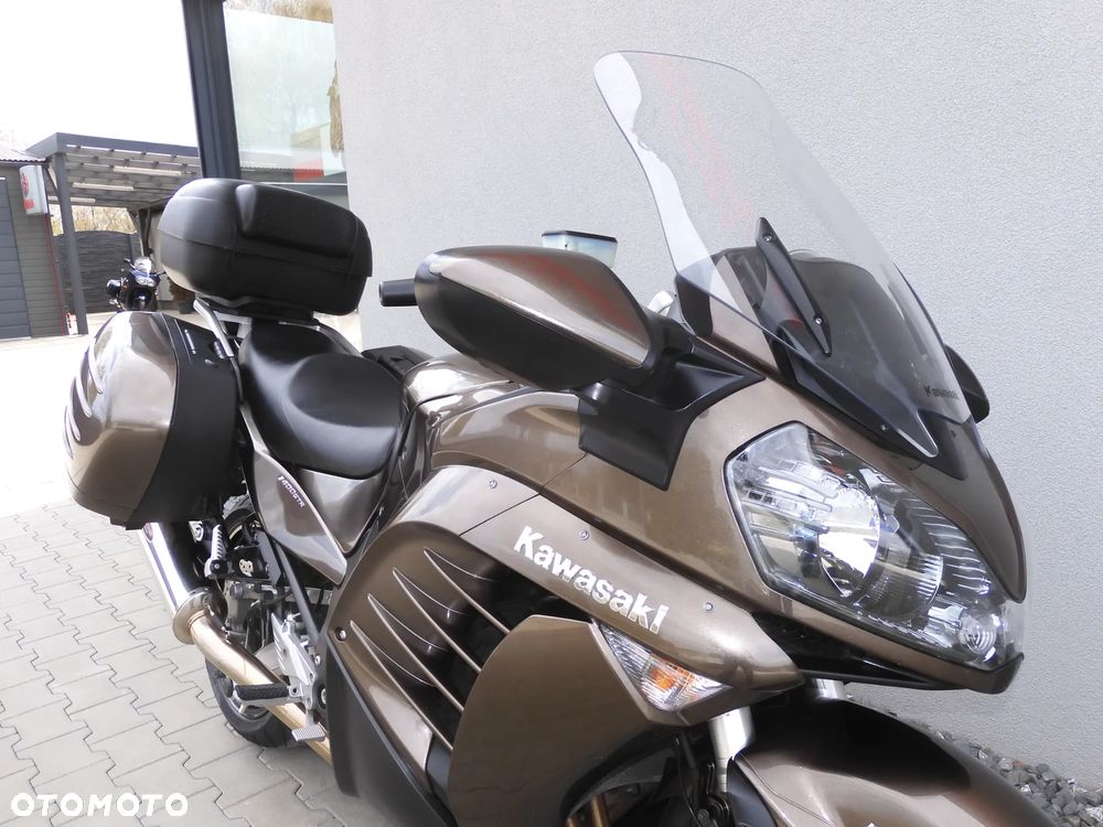Kawasaki GTR - 22
