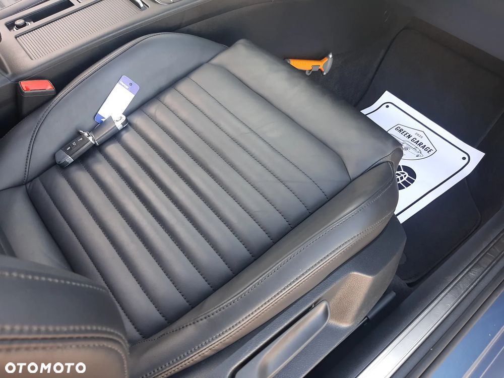 Volkswagen Passat 1.6 TDI SCR DSG Business - 26