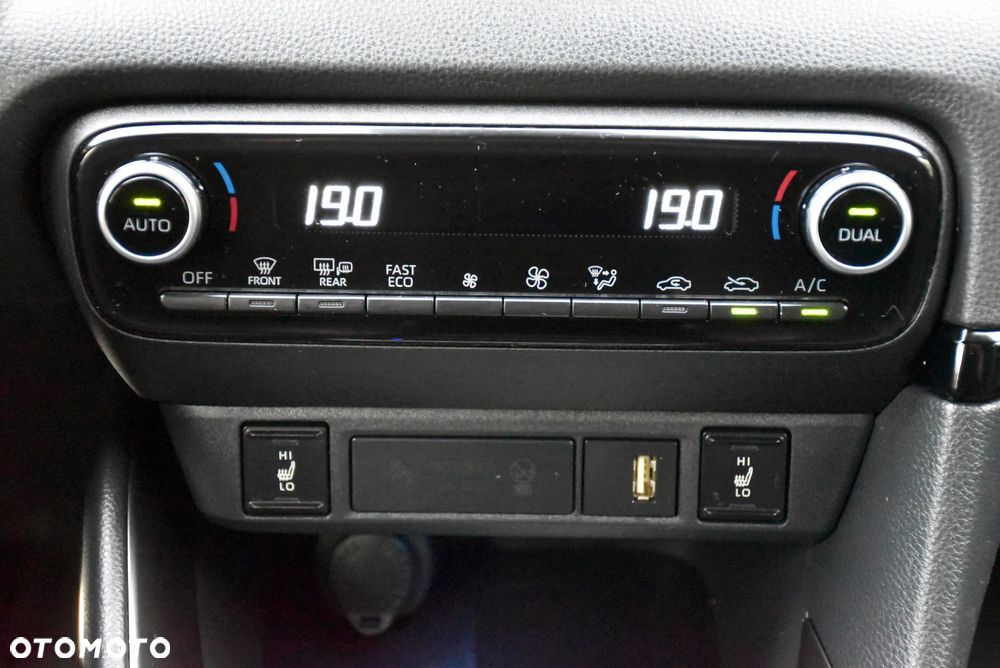 Toyota Yaris Hybrid 1.5 GR Sport - 27
