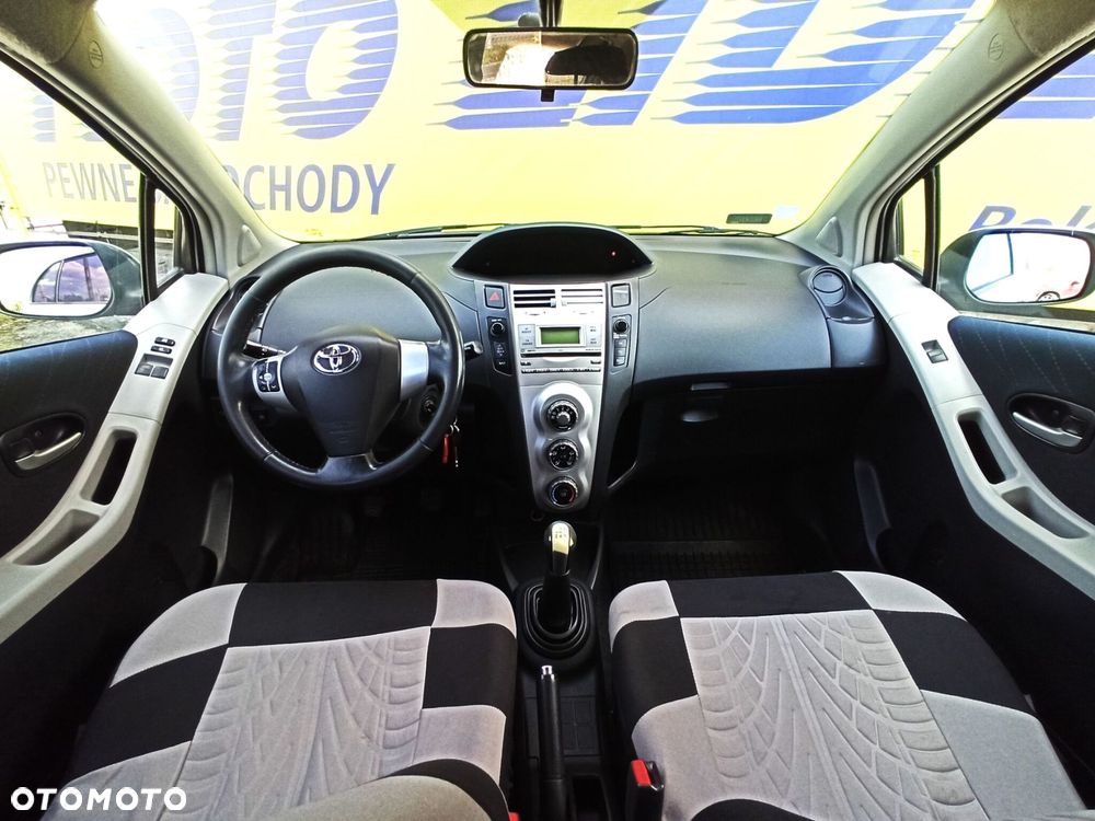 Toyota Yaris - 14