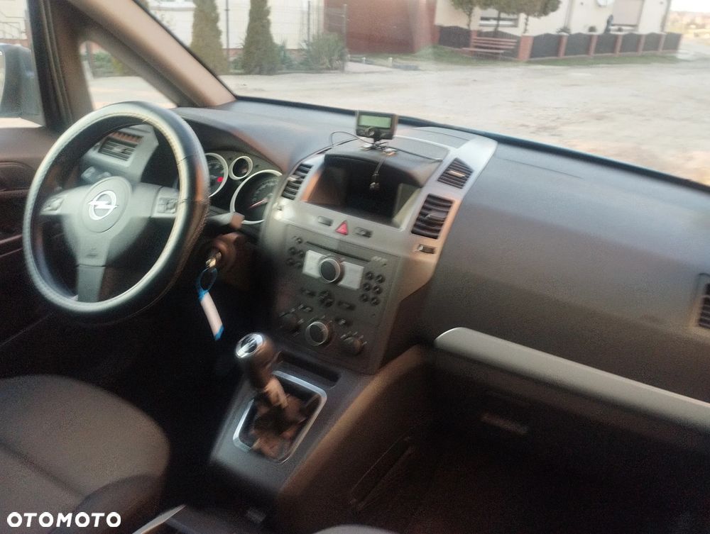 Opel Zafira - 8