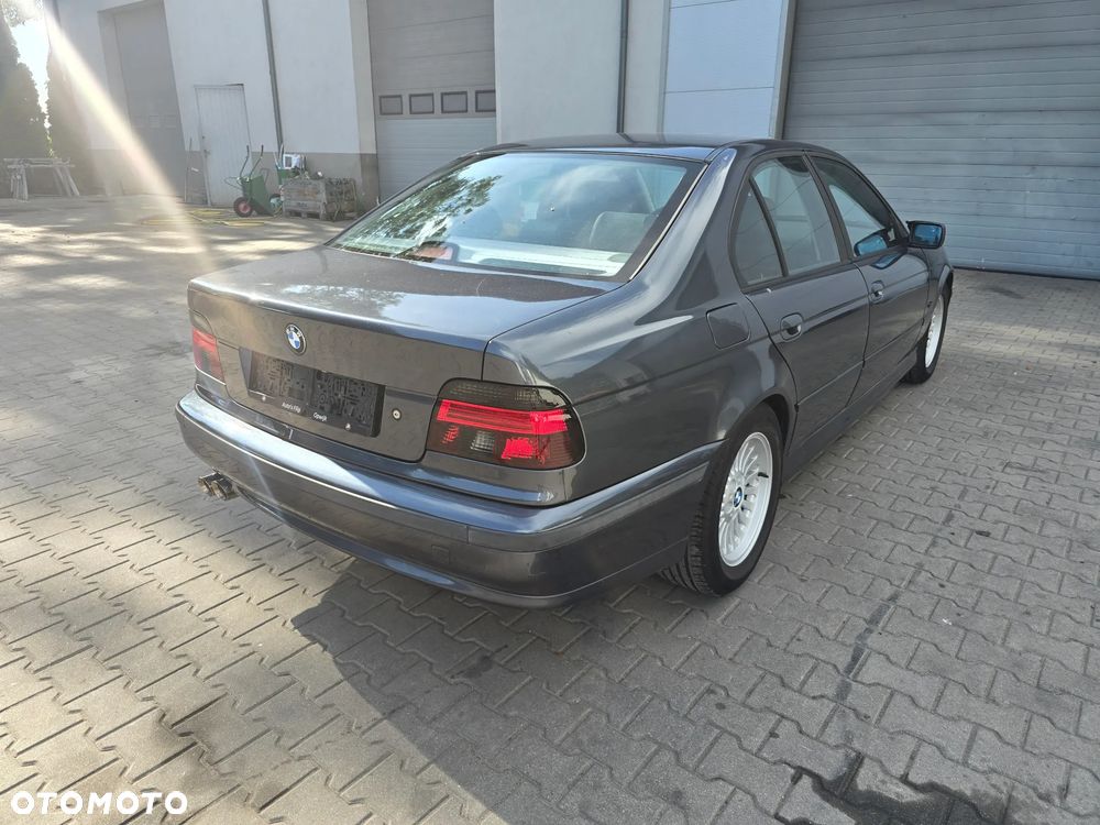 BMW Seria 5 520i - 2