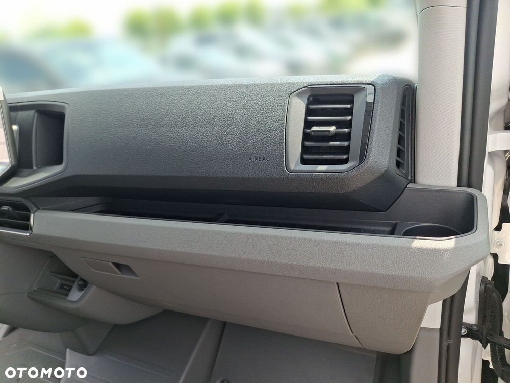 Volkswagen Crafter 35 furgon 140KM 3640 - 22