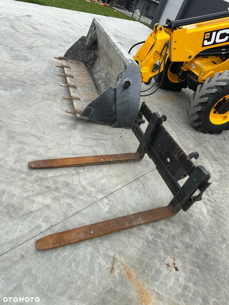 JCB ŁADOWARKA TELESKOPOWA TM220 T4A STAN JAK NOWY - 12