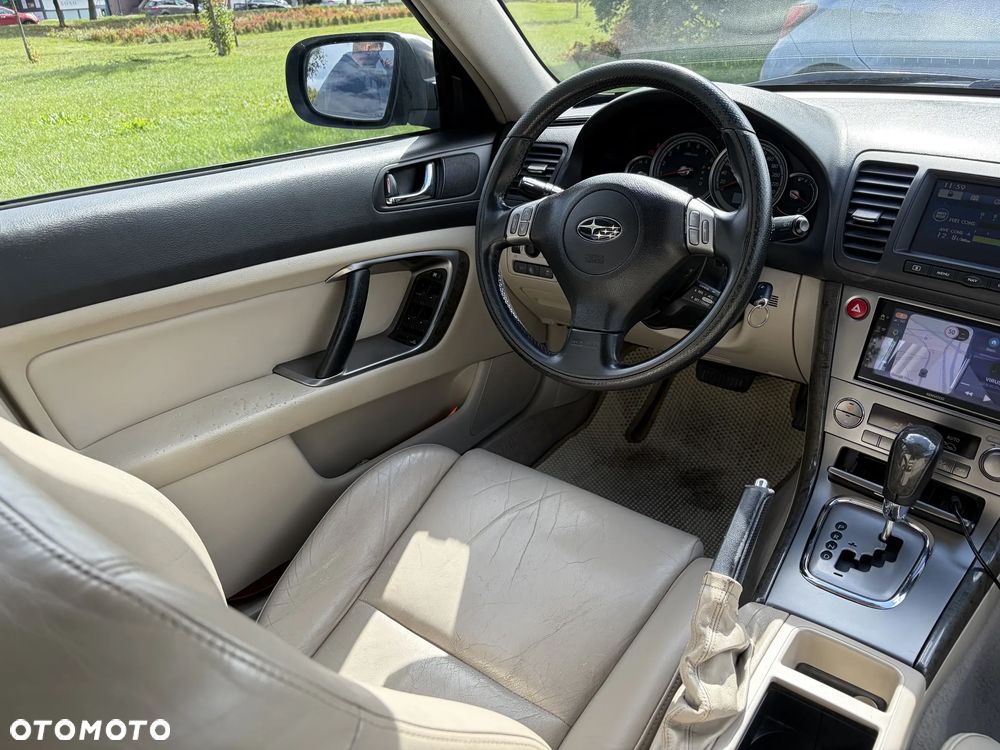 Subaru Outback 3.0 H6 - 16