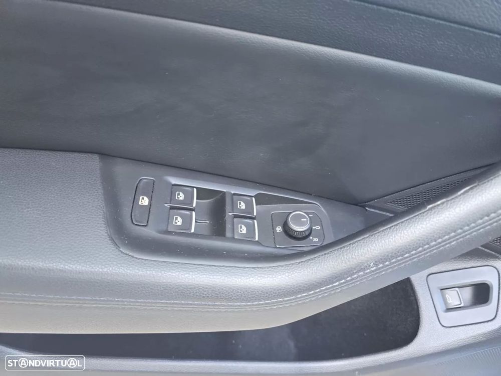 VW Passat 1.6 TDI Confortline DSG - 12