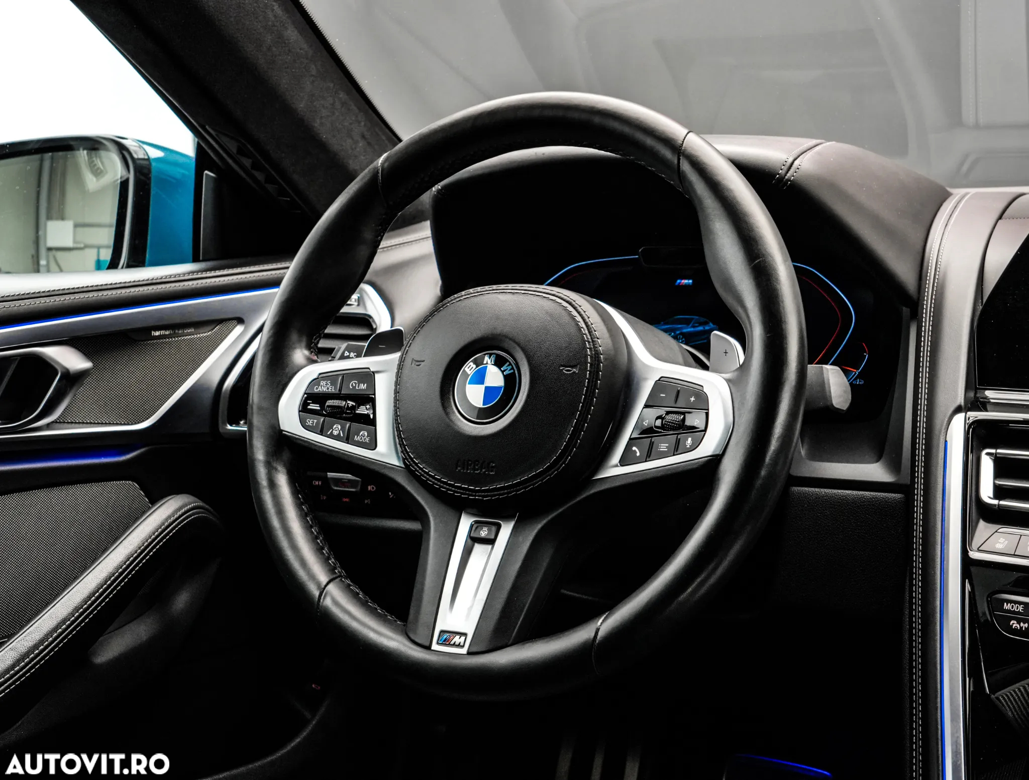 BMW M8 M850i xDrive AT - 17