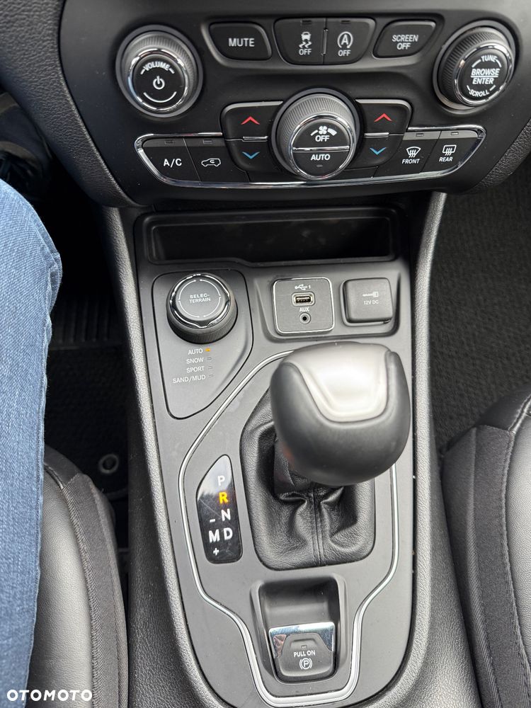 Jeep Cherokee 3.2 V6 Active Drive I Overland - 29