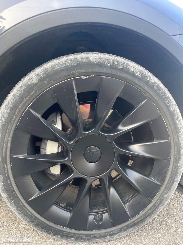 Tesla Model Y Long Range Tração Integral - 24
