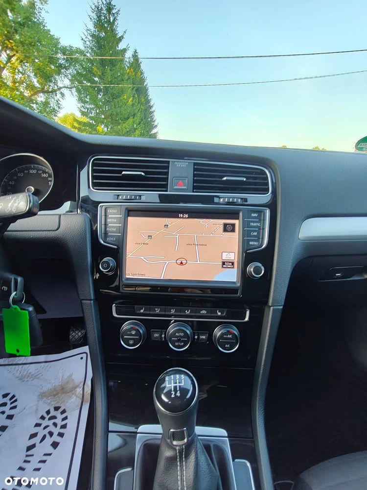Volkswagen Golf - 14