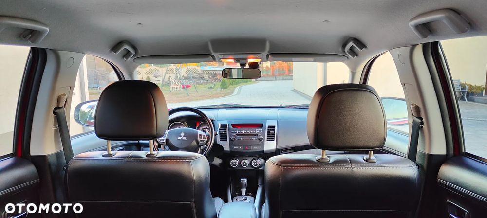 Mitsubishi Outlander 2.4 4WD CVT Intense - 16